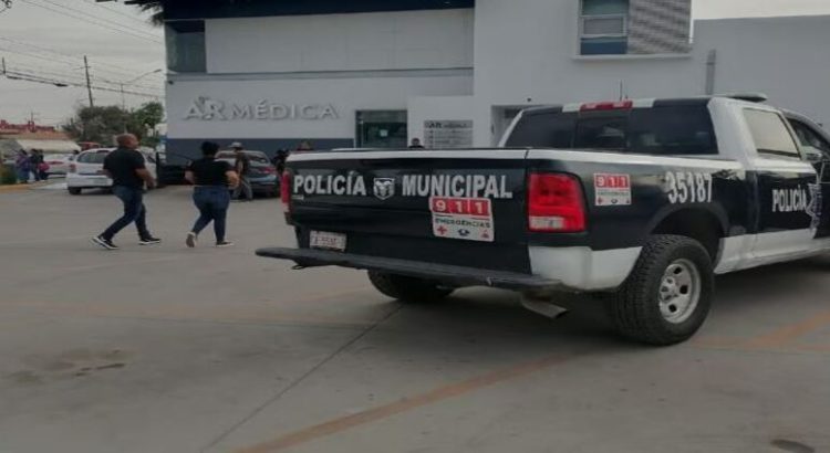 Hombre sin vida dentro de un vehículo en Torreón