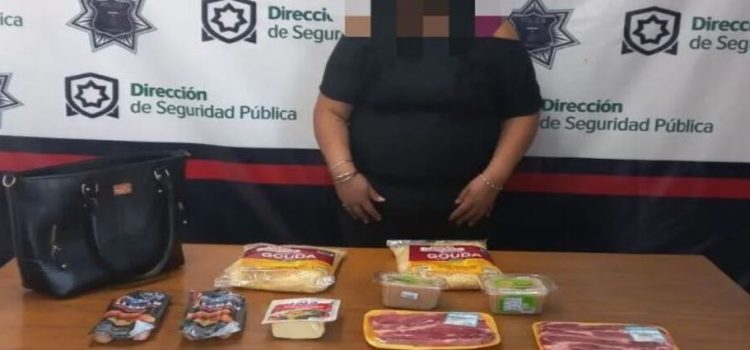 Intenta robar carne y salchichas para asar de tienda en Torreón