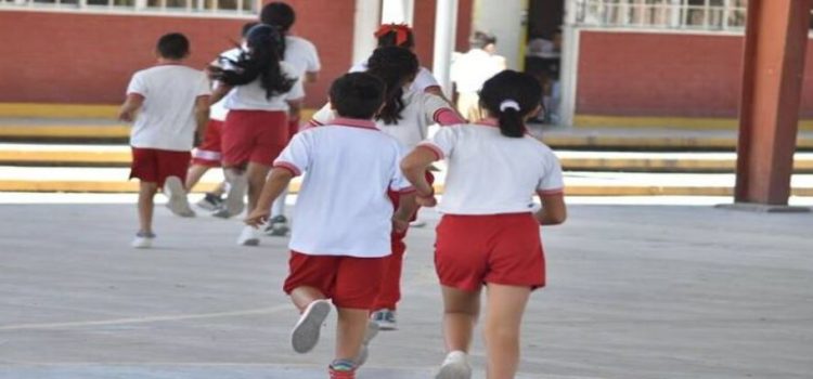 Calor deja sin recreo a los niños de Coahuila