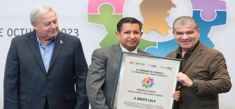 Gobernador de Coahuila entrega premio estatal a empresas por inclusión laboral