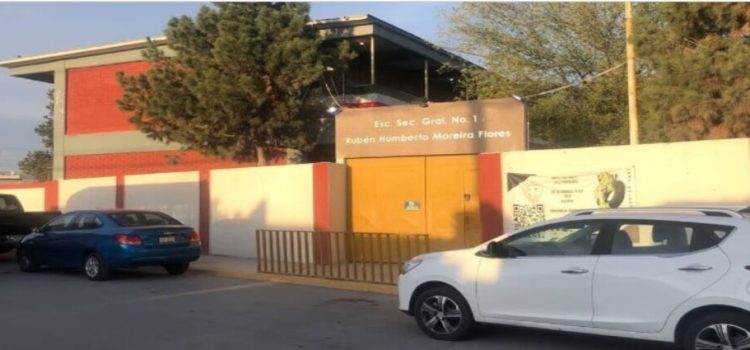 Investigan al alumno de secundaria que apuñaló a su maestra en Coahuila