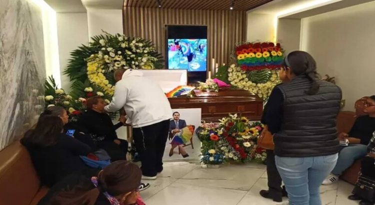 Familiares de Ociel Baena denuncian robo tras su sepultura en Coahuila