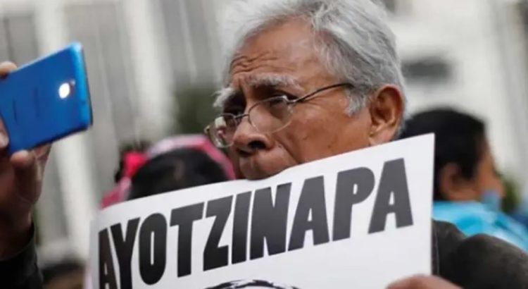 Abrirán archivos de Ayotzinapa a padres de los 43