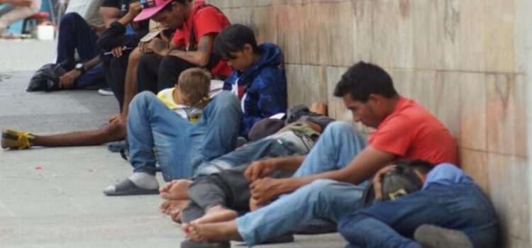 Aproximadamente 40 migrantes están acorralados en una parroquia de Coahuila