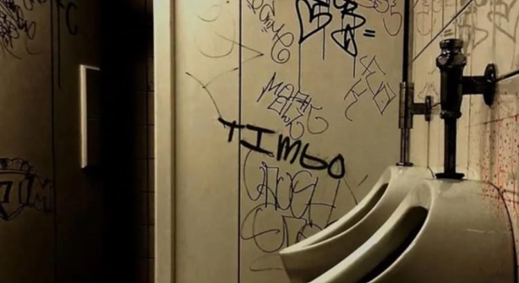 Detenido pidió permiso al policía para ir al baño… y no regresó Detenido pidió permiso al policía para ir al baño… y no regresó