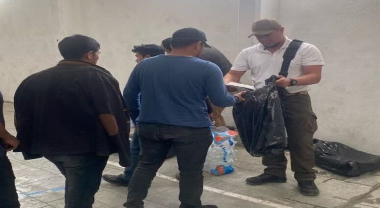 Son localizados 226 migrantes en la caja de un tractocamión en Coahuila