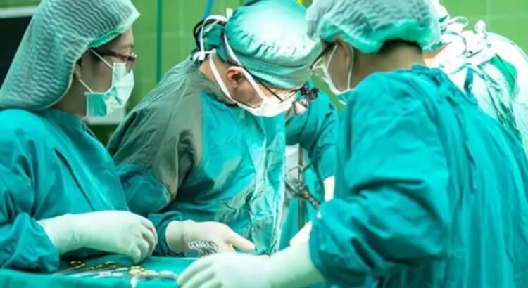 Organizan médicos chinos concurso para ver quién hace la mejor circuncisión