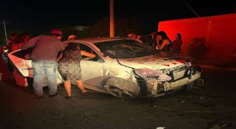 Una quinceañera se impactan al salir de su fiesta y pierde la vida
