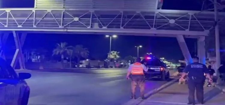 Convencen a hombre de no lanzarse de puente en Torreón