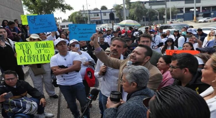 Con una protesta ante el Poder Judicial en Coahuila contra reforma de AMLO