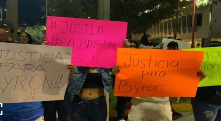 Los familiares y amigos exigen justicia por Bayron