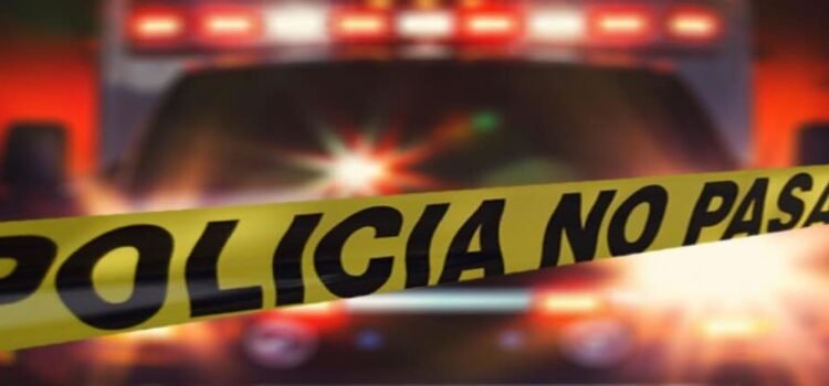 Un joven motociclista de 14 años choca contra auto cuando se pasa un rojo en La Laguna