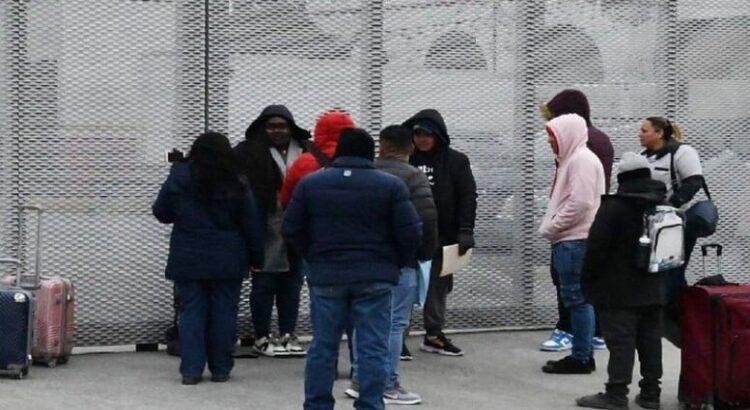 Son habilitados tres albergues para recibir hasta a 6 mil repatriados en Coahuila Son habilitados tres albergues para recibir hasta a 6 mil repatriados en Coahuila