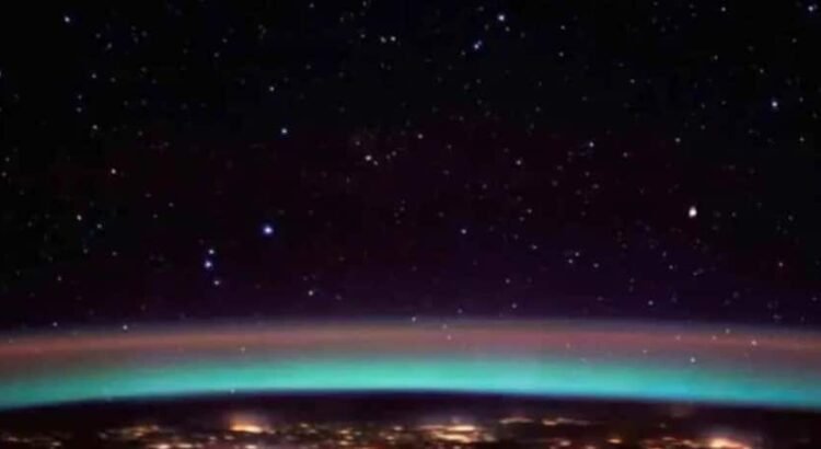 Astronautas de la Estación Espacial Internacional celebraron 16 veces el Año Nuevo Astronautas de la Estación Espacial Internacional celebraron 16 veces el Año Nuevo