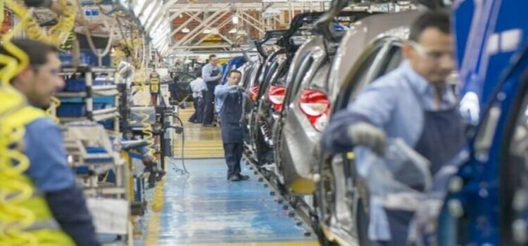 Los trabajadores de General Motors temen de un posible cierre de empresa en el estado de Coahuila