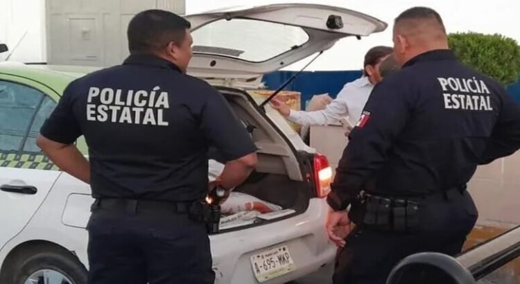 Unos policías aseguran un auto cargado con explosivos en el estado de Coahuila