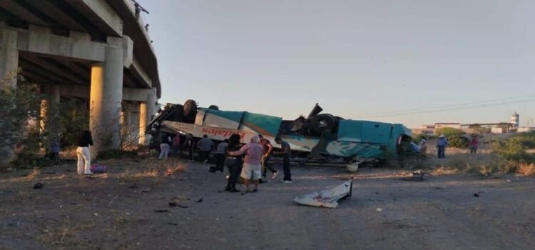 Un trágico accidente en la carretera Torreón – San Pedro deja como saldo 29 personas heridas y 2 sin vida