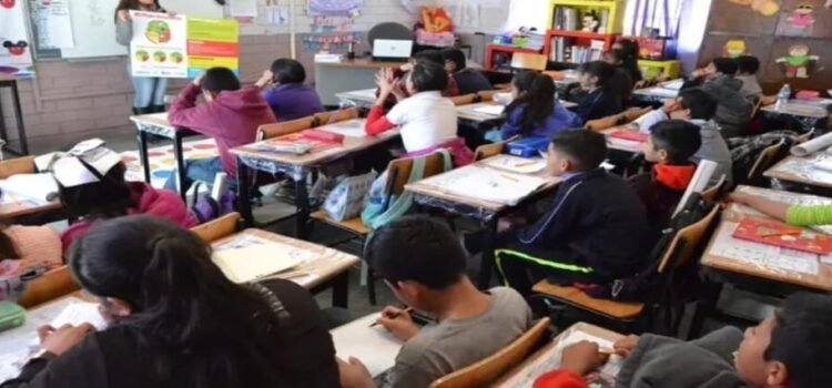 El DIF Coahuila visita las escuelas primarias para conocer la salud de los estudiantes