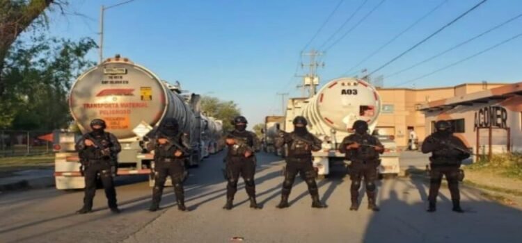 Se aseguran cinco tractocamiones cargados con huachicol, en Hidalgo, Coahuila