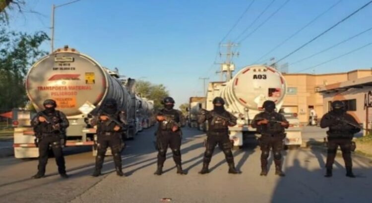 Se aseguran cinco tractocamiones cargados con huachicol, en Hidalgo, Coahuila