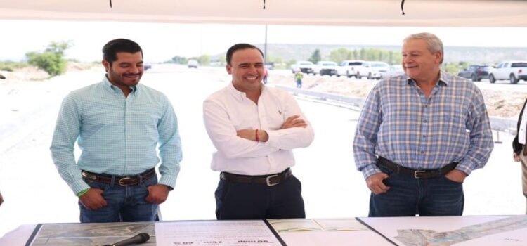 El gobernador Manolo Jiménez supervisa la ampliación de vía Saltillo-Zacatecas