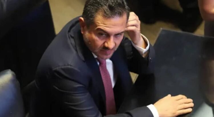 Yunes Márquez se “desafilia” de Morena