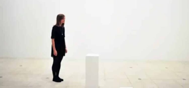 Artista vende obra invisible en… 18 mil dólares