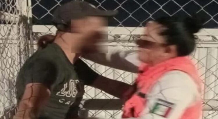 Un tránsito relata cómo lograron rescatar hombre que quería lanzarse de puente en Torreón