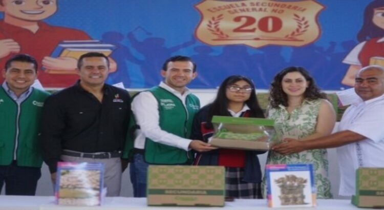 En el estado de Coahuila se concluye la entrega de útiles y uniformes escolares en los 38 municipios