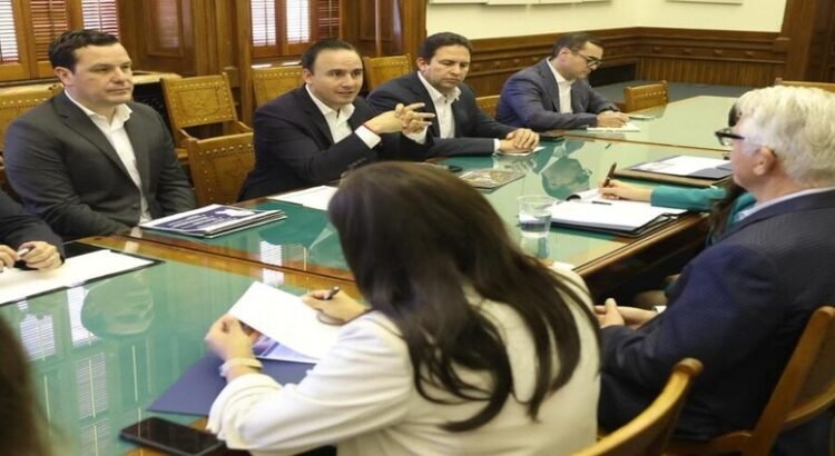 El gobernador Manolo Jiménez presume en Texas modelo de seguridad de Coahuila