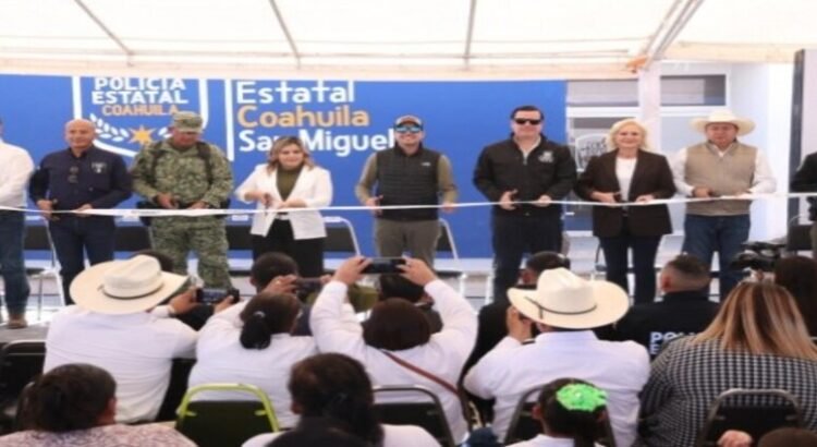 El gobernador Manolo Jiménez entregó tres cuarteles más para blindar el estado de Coahuila