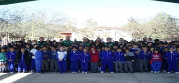 Las mejoras en Coahuila continúa entregando obras de infraestructura educativa en la región Sureste